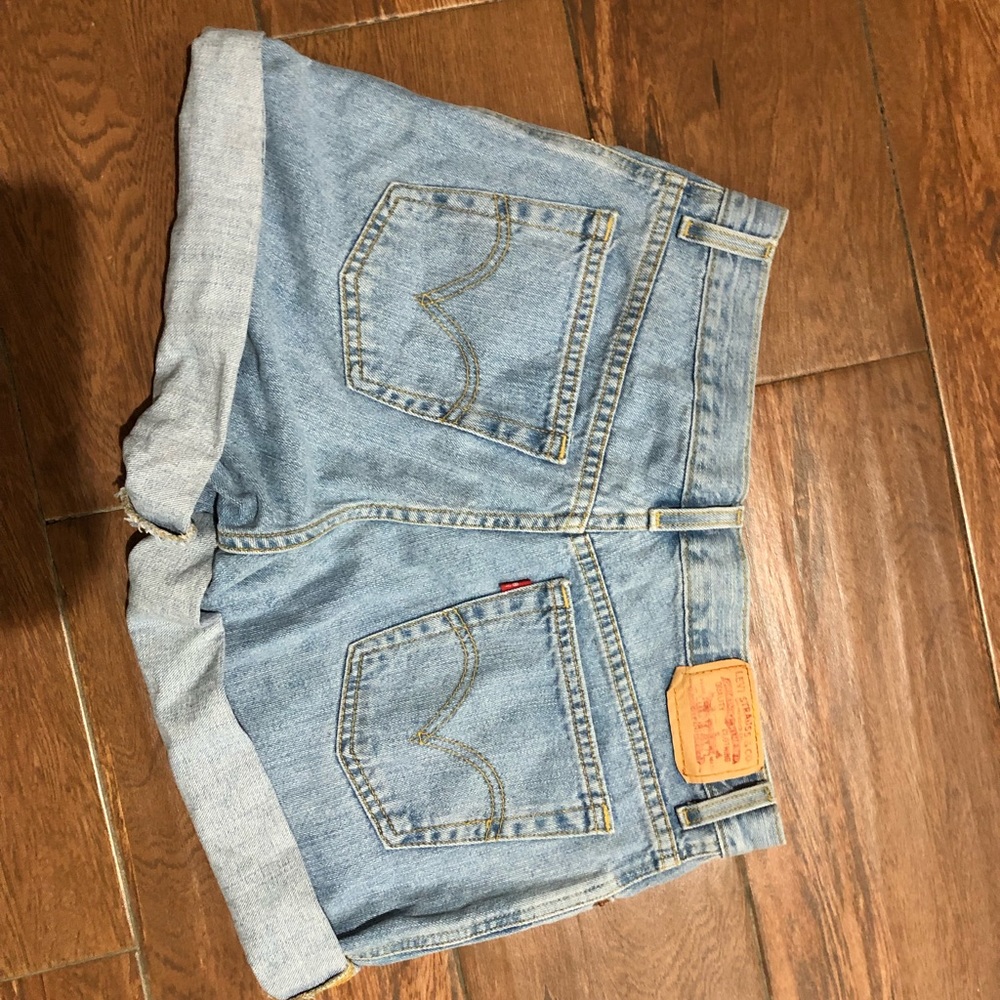 Size 10 Authentic Levi Shorts